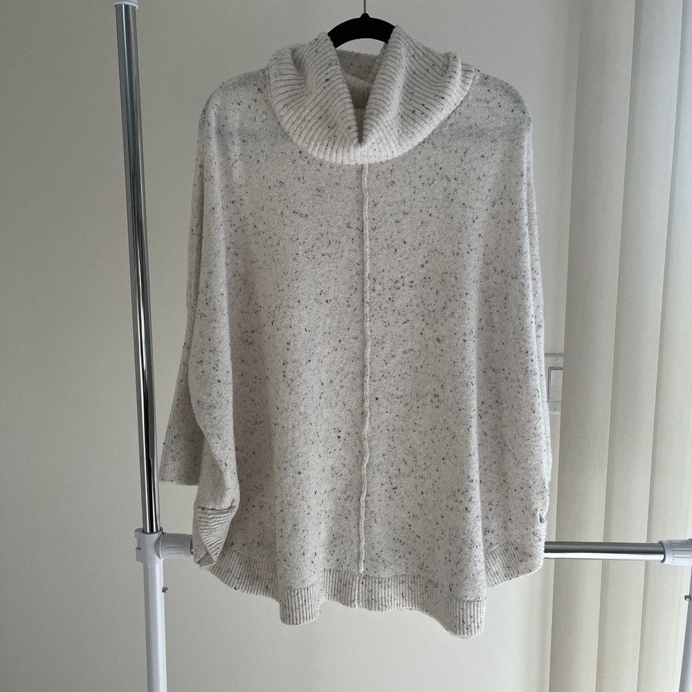 Poncho sweater